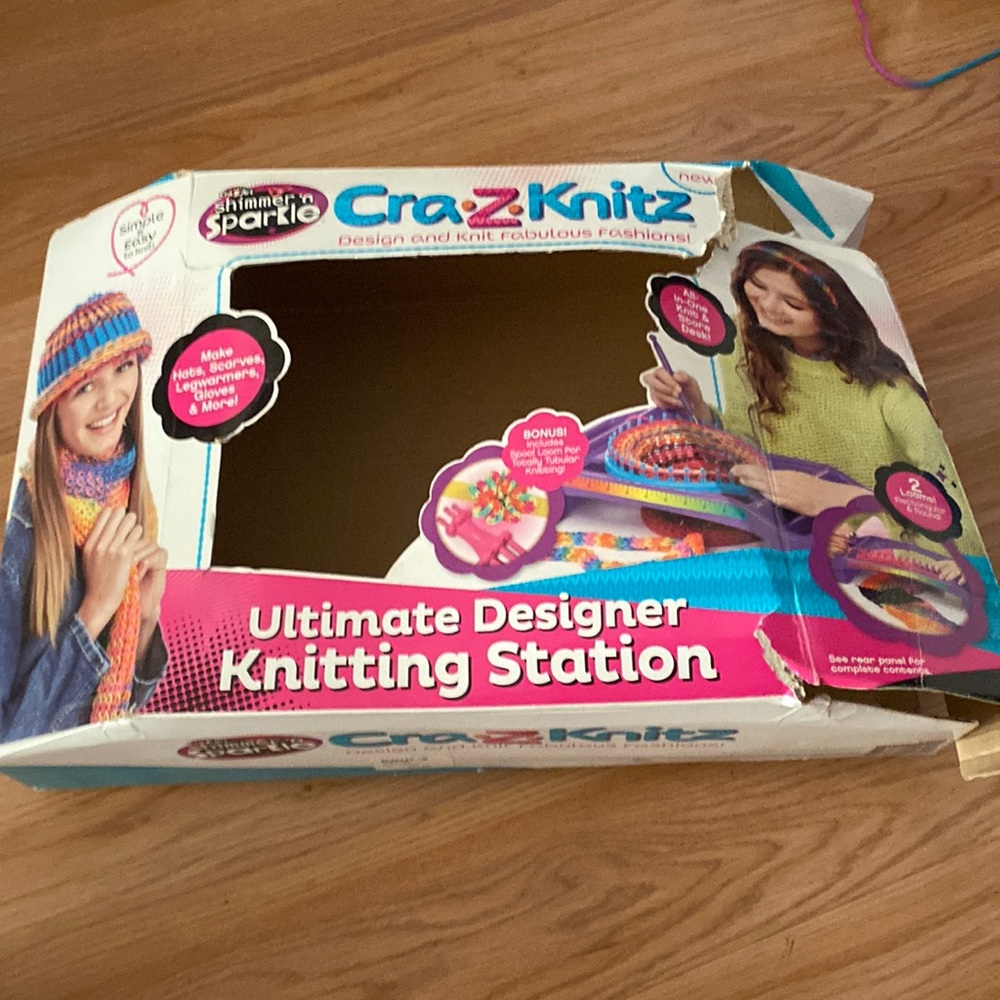 KNITTING STATION - CRAZ KNITS - BRAND NEW